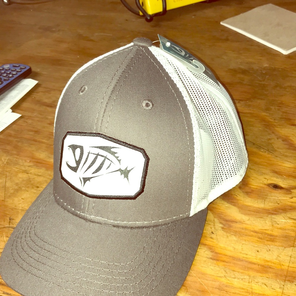 A g loonies hat brand new never worn